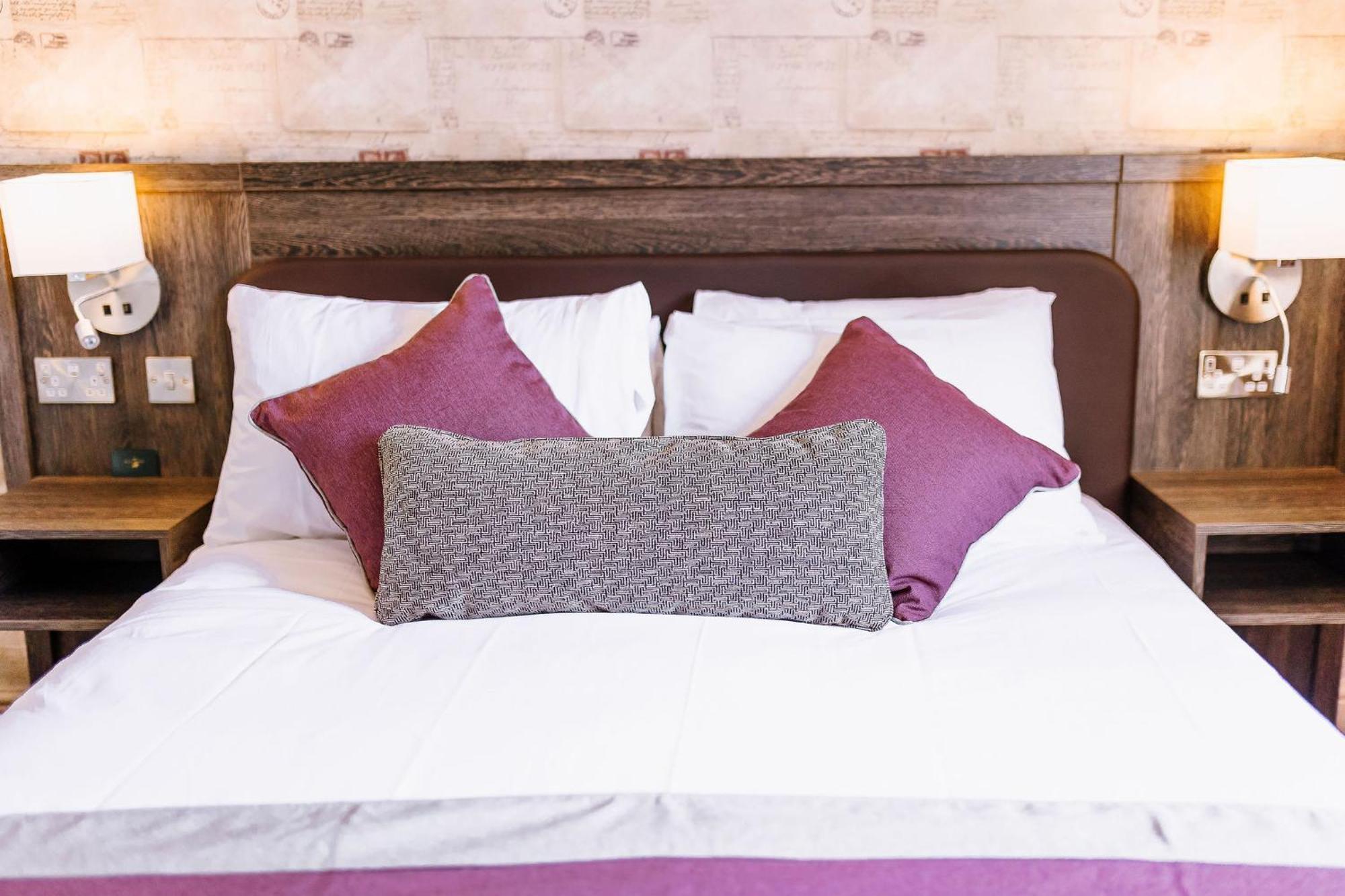 The Bull Hotel Stony Stratford Zewnętrze zdjęcie